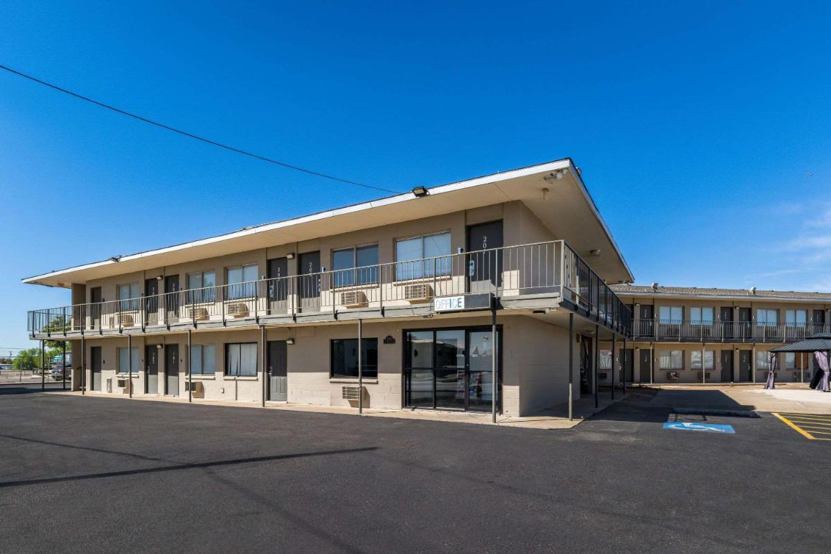 Executive Inn - image 3
