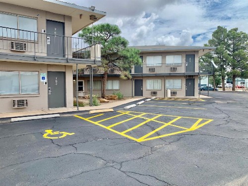 Executive Inn - image 35