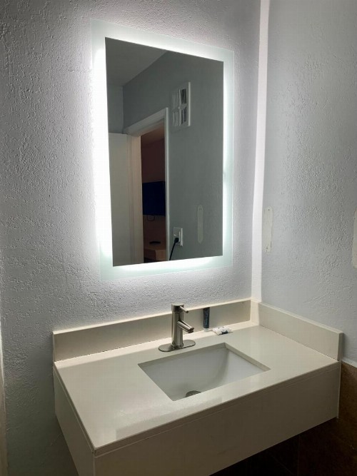 Executive Inn - image 39