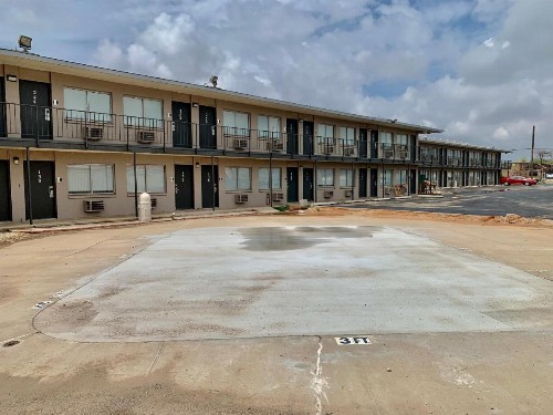 Executive Inn - image 47