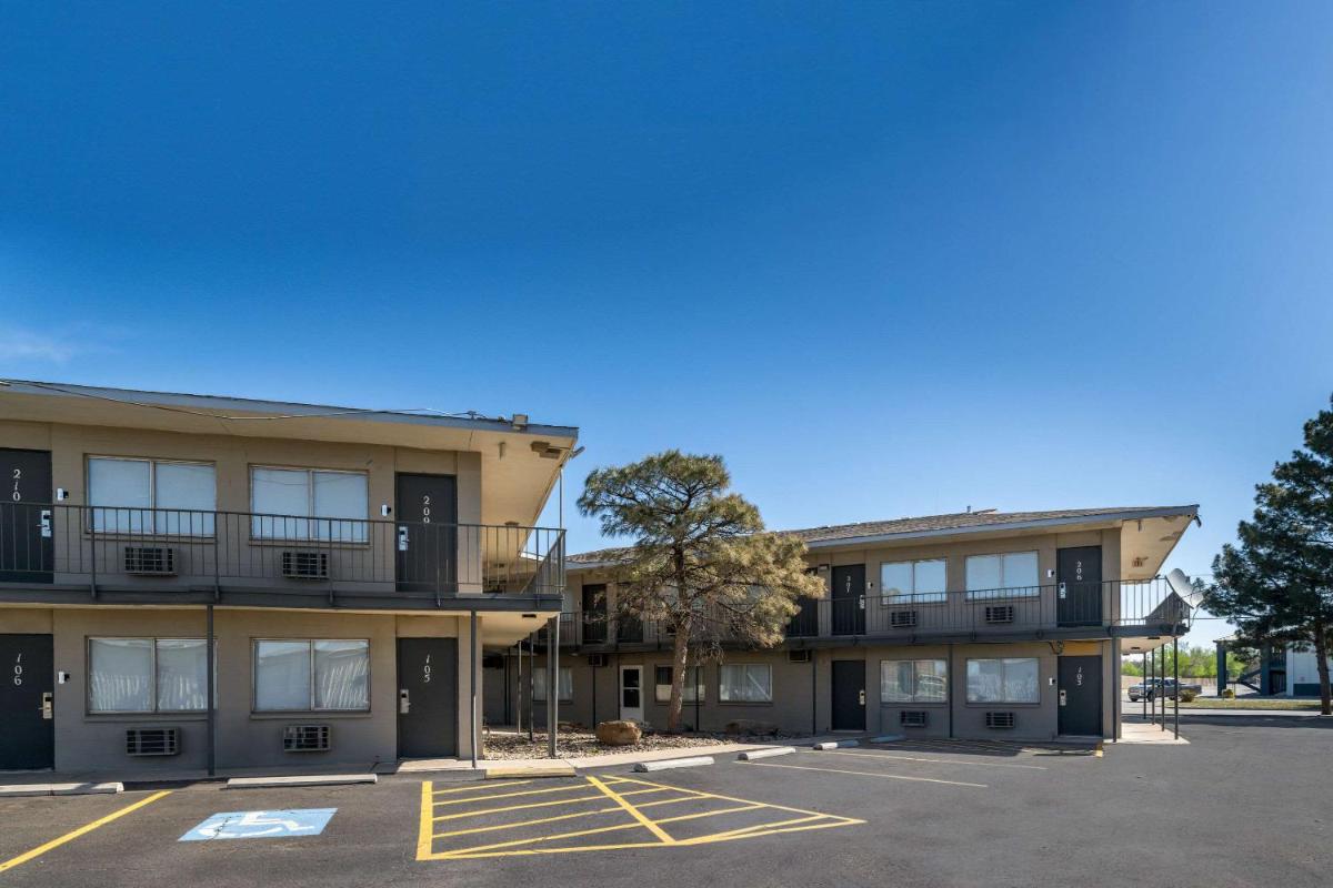 Executive Inn - image 6