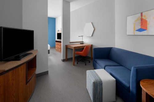 Holiday Inn Express & Suites Midland South I-20 an IHG Hotel - image 44