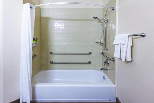 Candlewood Suites Midland an IHG Hotel - image 19