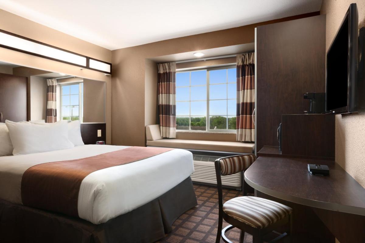 Microtel Inn & Suites by Wyndham - image 3