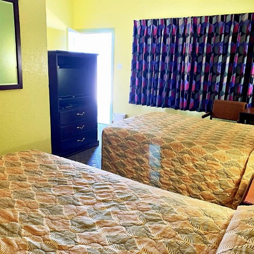Luxury Inn - image 6