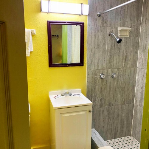 Luxury Inn - image 7