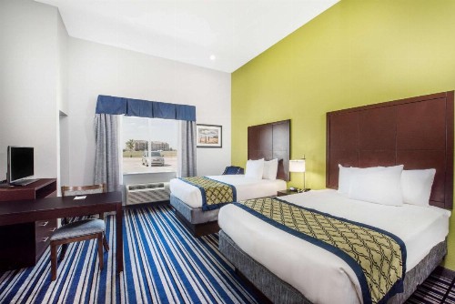 Hawthorn Suites by Wyndham Midland - image 15