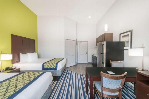 Hawthorn Suites by Wyndham Midland - image 20