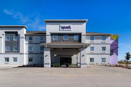 Super 8 by Wyndham Midland South - image 1
