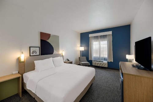 Super 8 by Wyndham Midland South - image 23