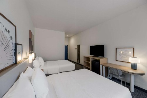 Super 8 by Wyndham Midland South - image 27