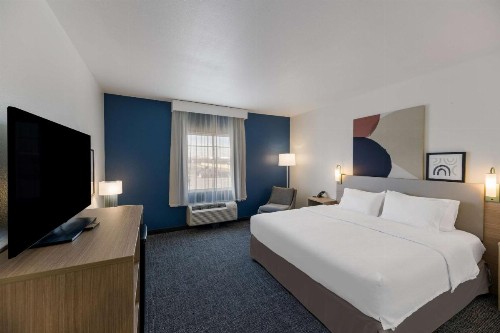 Super 8 by Wyndham Midland South - image 28