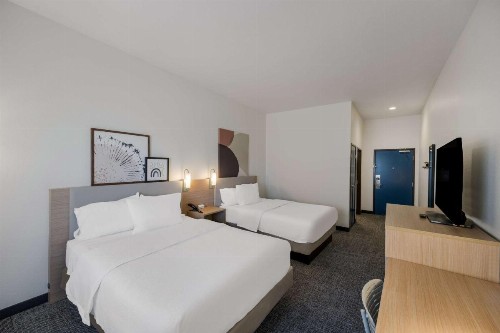 Super 8 by Wyndham Midland South - image 32