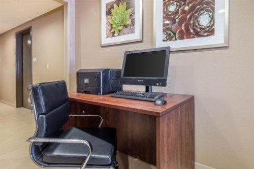 Suburban Extended Stay Hotel Midland I-20 - image 13