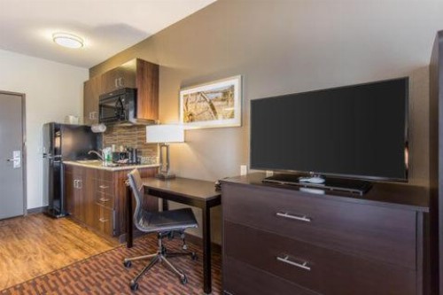Suburban Extended Stay Hotel Midland I-20 - image 7