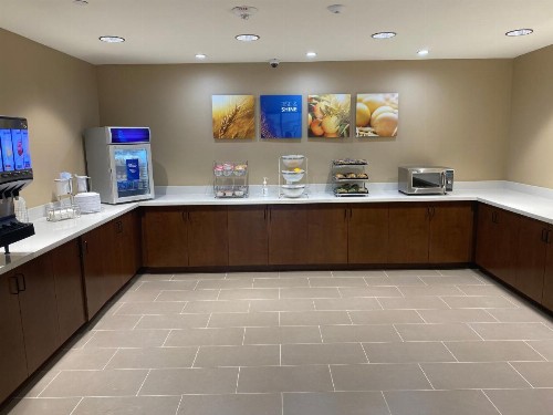 Comfort Suites Midland West - image 10