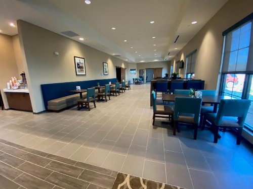 Comfort Suites Midland West - image 12