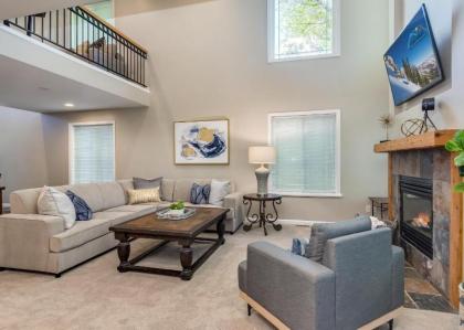 Union Gateway in Prime Salt Lake Location with Hot Tub