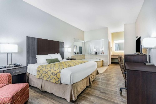 Baymont by Wyndham Midway - image 42