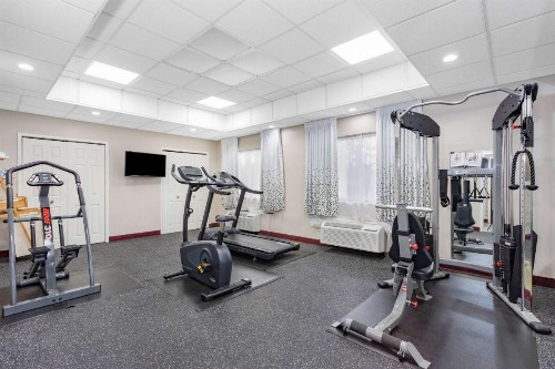 Baymont by Wyndham Midway - image 9