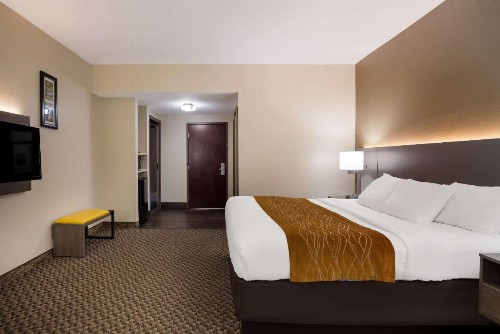 Comfort Inn & Suites Midway - Tallahassee West - image 11