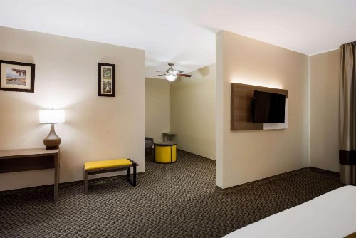 Comfort Inn & Suites Midway - Tallahassee West - image 28