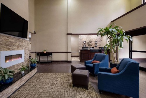 Comfort Inn & Suites Midway - Tallahassee West - image 3