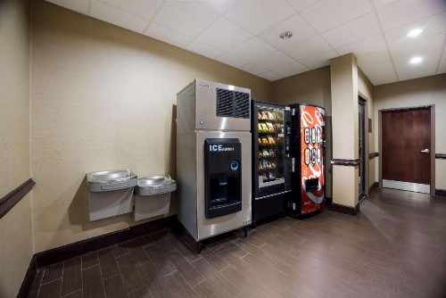 Comfort Inn & Suites Midway - Tallahassee West - image 37