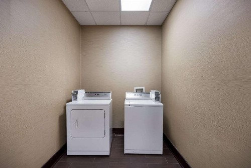 Comfort Inn & Suites Midway - Tallahassee West - image 38