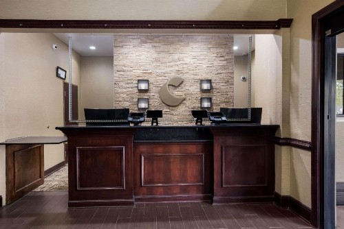 Comfort Inn & Suites Midway - Tallahassee West - image 4