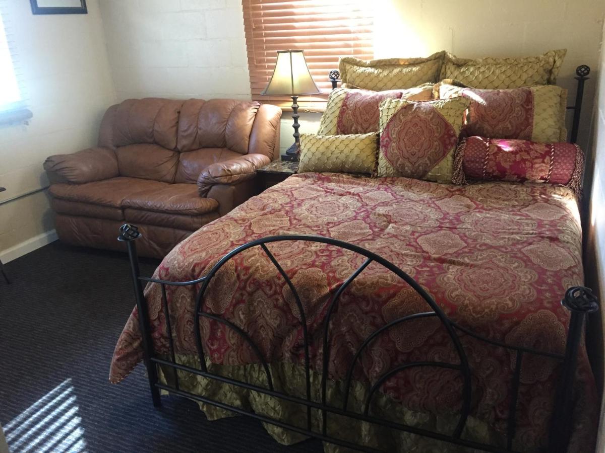 Palmer's Motel - image 7