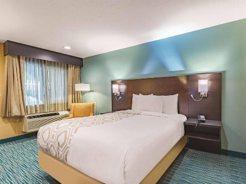 La Quinta by Wyndham San Francisco Airport West - image 12
