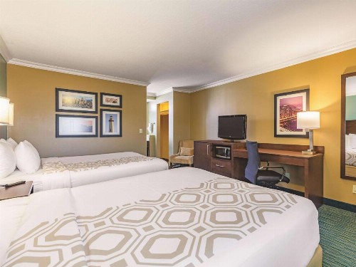 La Quinta by Wyndham San Francisco Airport West - image 19