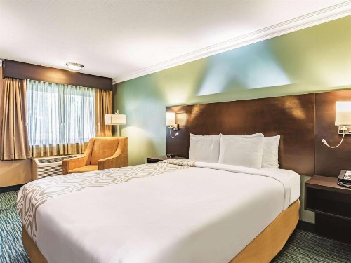 La Quinta by Wyndham San Francisco Airport West - image 26