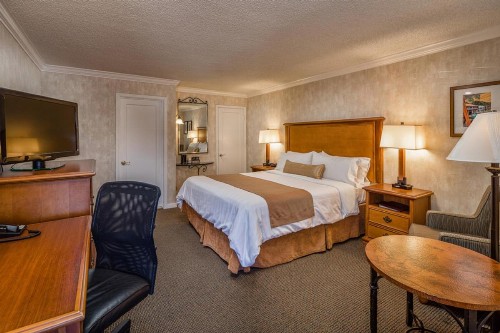 SFO Airport Hotel El Rancho Inn Signature Collection - image 12
