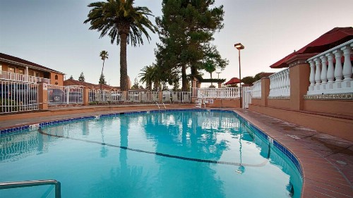 SFO Airport Hotel El Rancho Inn Signature Collection - image 18
