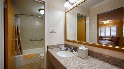 SFO Airport Hotel El Rancho Inn Signature Collection - image 2