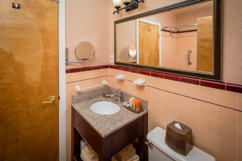 SFO Airport Hotel El Rancho Inn Signature Collection - image 20