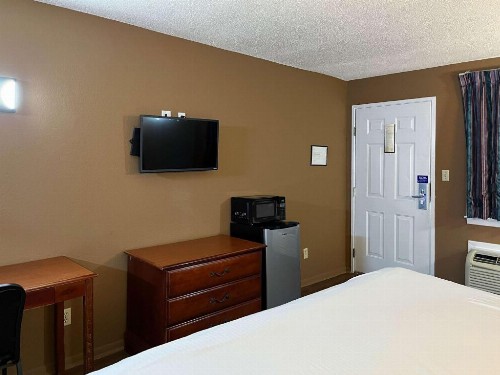 Admiralty Suites & Inn - Millington - image 7