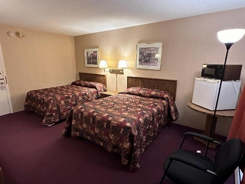 Pamola Motor Lodge - image 18