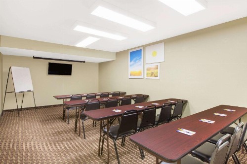 Days Inn by Wyndham San Jose Airport - image 10