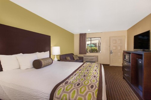 Days Inn by Wyndham San Jose Airport - image 2