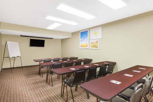 Days Inn by Wyndham San Jose Airport - image 21