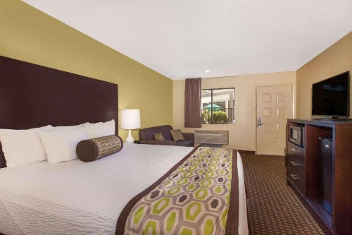 Days Inn by Wyndham San Jose Airport - image 24