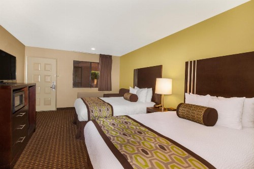 Days Inn by Wyndham San Jose Airport - image 30