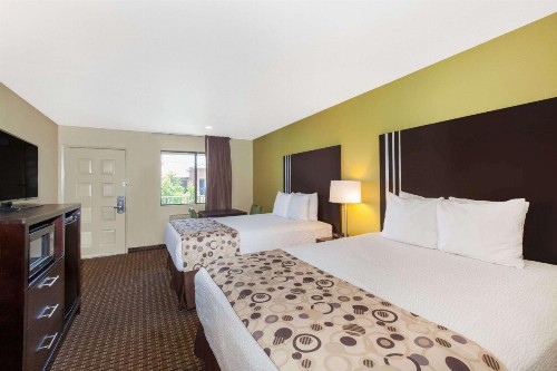 Days Inn by Wyndham San Jose Airport - image 9