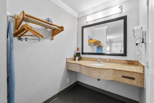 Americas Best Value Inn - Milpitas - image 10