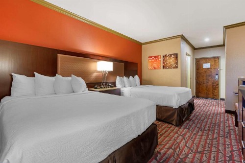 Best Western Plus Brookside Inn - image 23