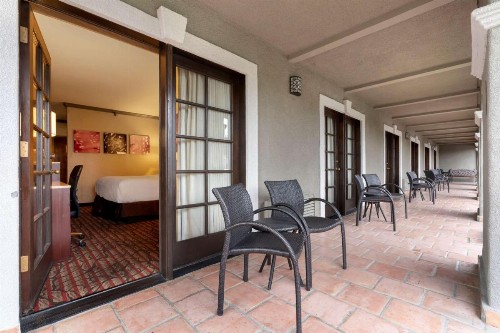 Best Western Plus Brookside Inn - image 24