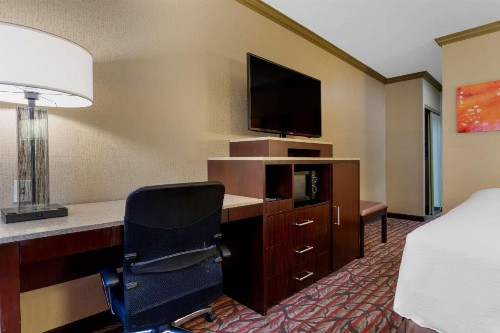 Best Western Plus Brookside Inn - image 25